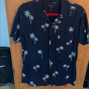 Men’s Hawaiian theme shirt
